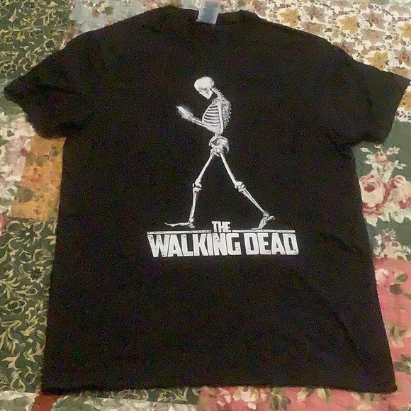 Walking Dead Tee NWOT - Picture 2 of 6